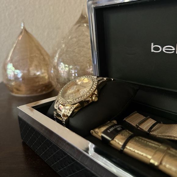 New! Bebe Gold Women’s Watch with Interchangeable Straps - Picture 3 of 6